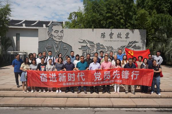 年纪轻轻白了头?别急着染发,这些方法更靠谱